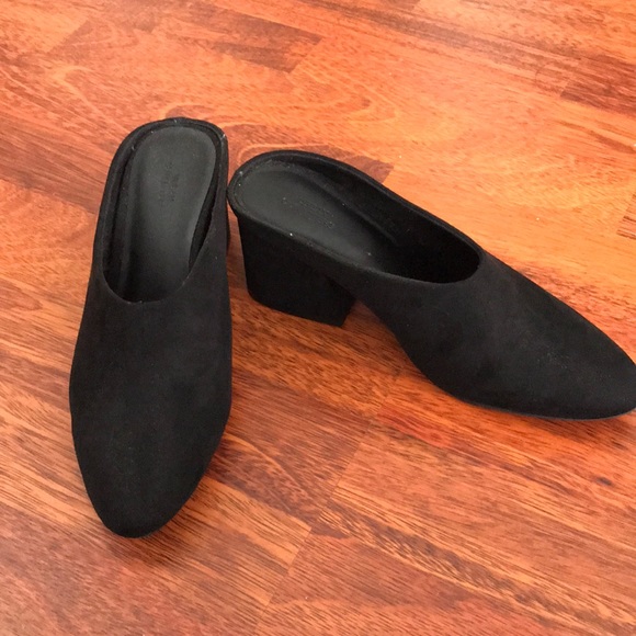 Urban Outfitters Shoes - UO mules